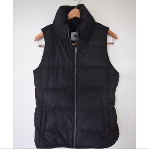 Old Navy Black Puffer Vest